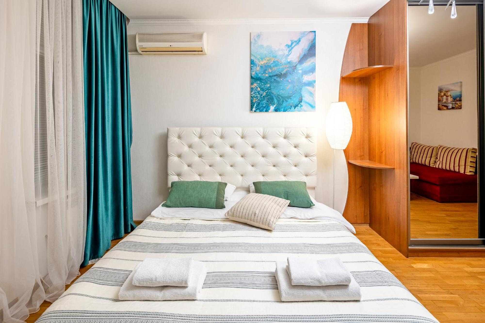 Just Another Comfy Apartment On The Main Squere. 2 Bedrooms, Own Heating, Ac Lviv Exterior photo